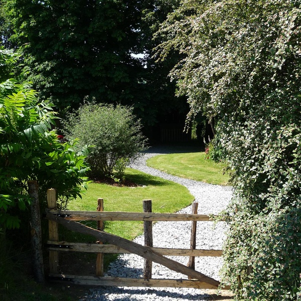 Escape to the beautiful French countryside for a while! Minimum 3