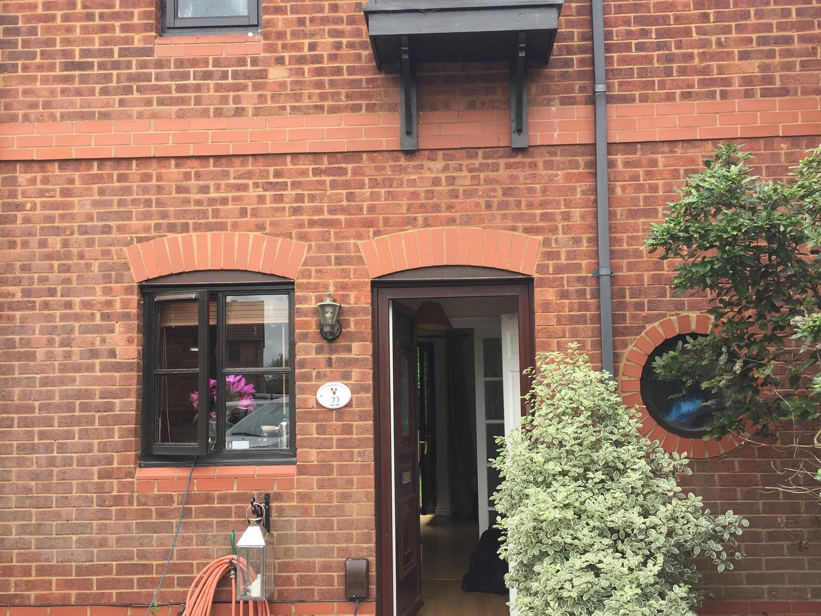 Housesitting assignment in Hamble, United Kingdom