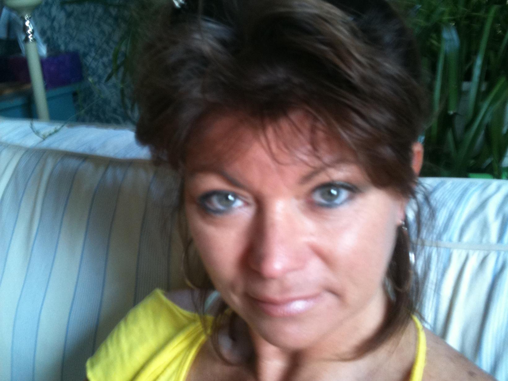 Lana from Wiarton, Ontario, Canada