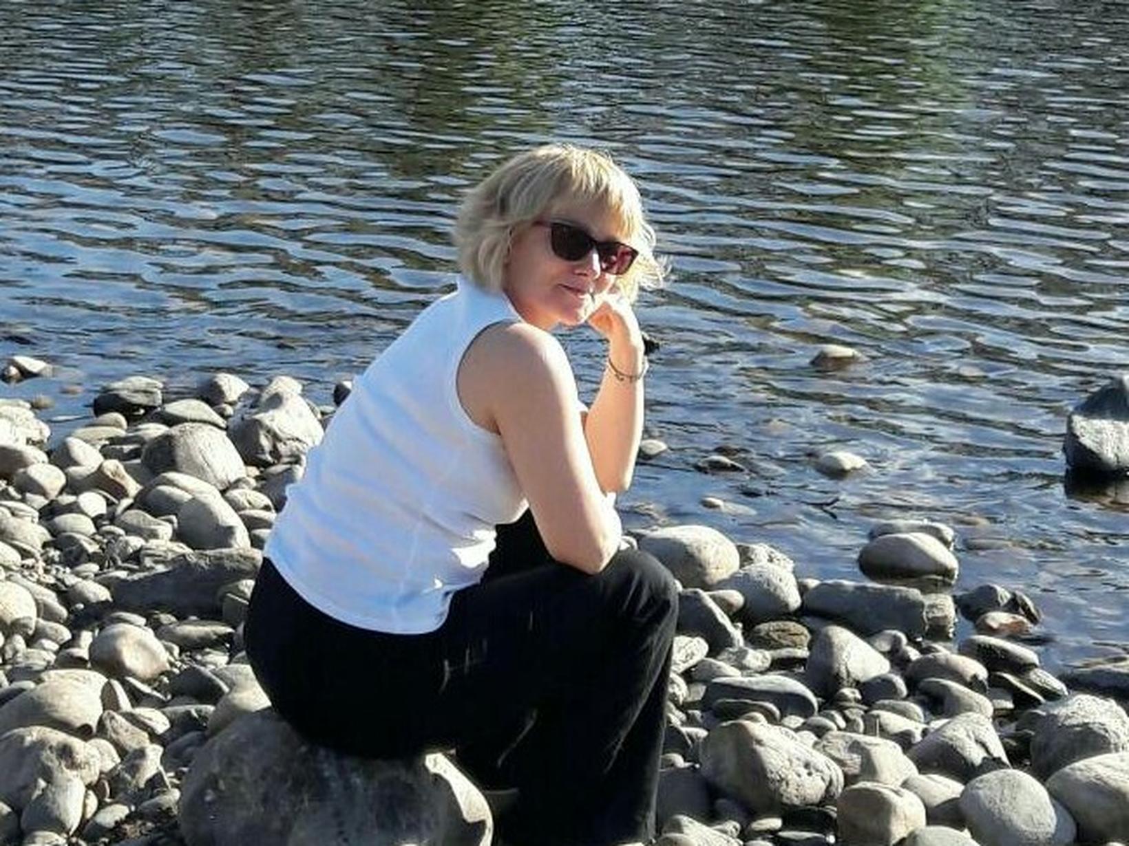 Linda from Falkirk, United Kingdom