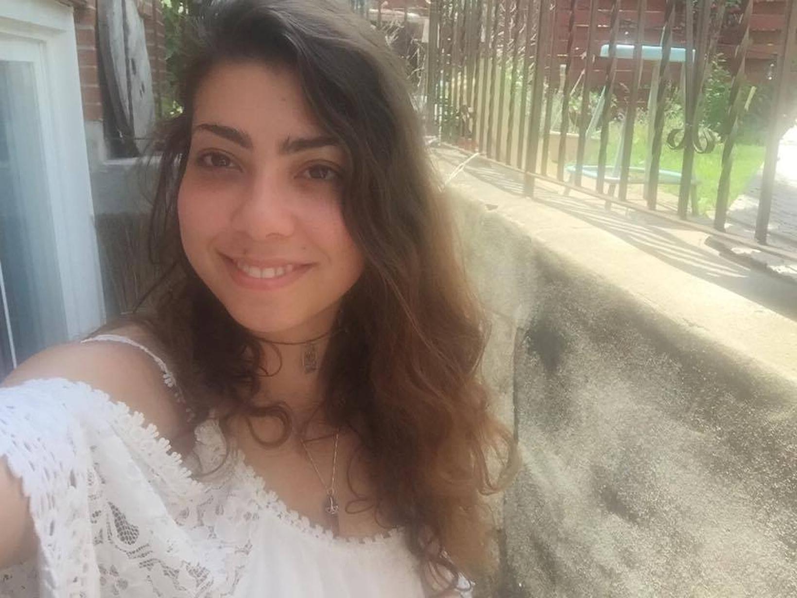 Naz from Toronto, Ontario, Canada