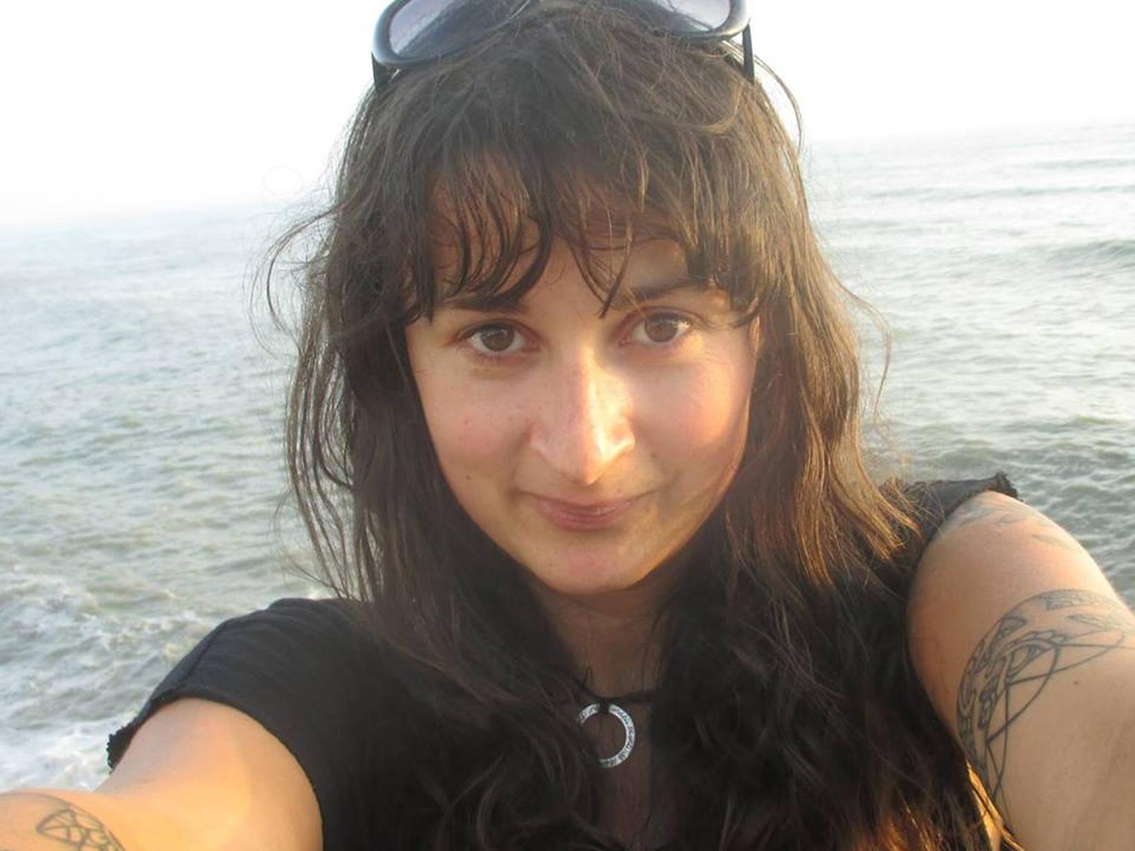 Caroline from Prado del Rey, Spain
