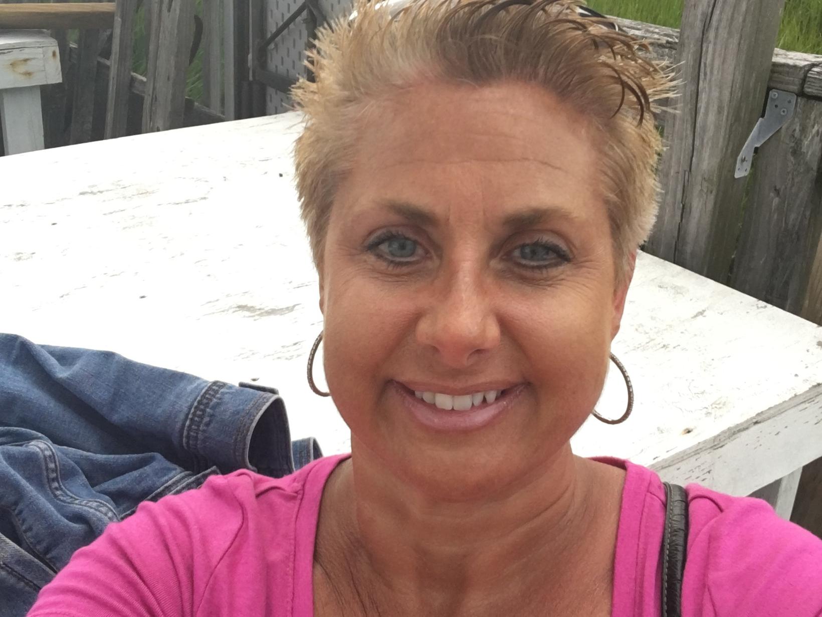 Laurie from Danbury, Connecticut, United States