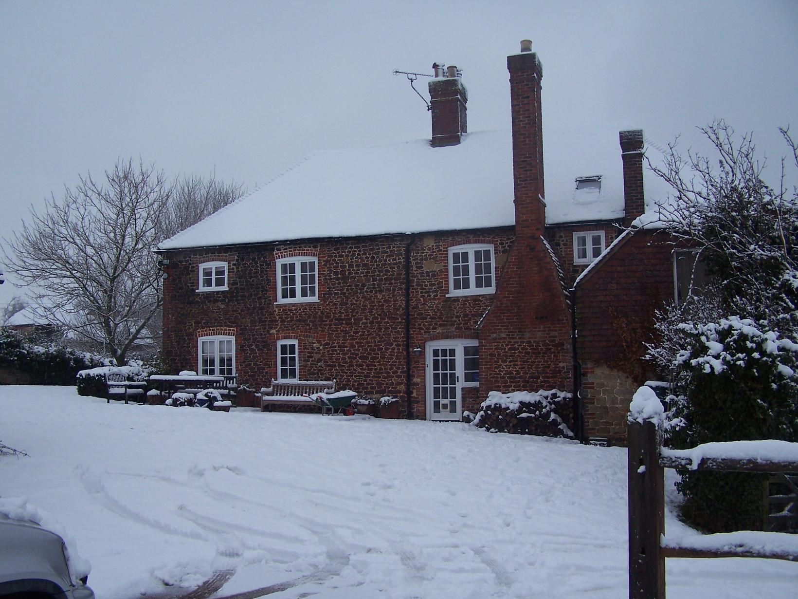 Housesitting assignment in Watersfield, United Kingdom