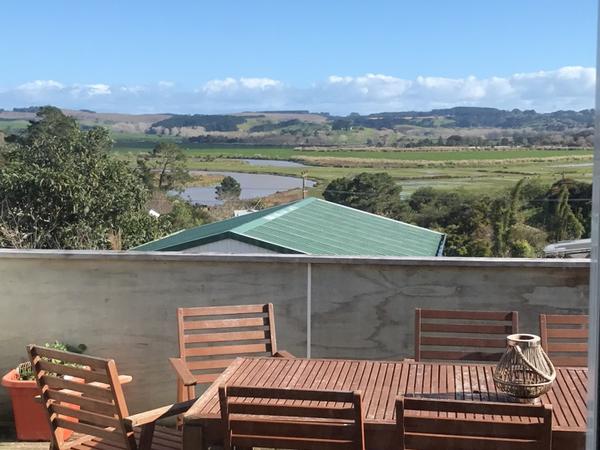 Housesitting assignment in Helensville, New Zealand