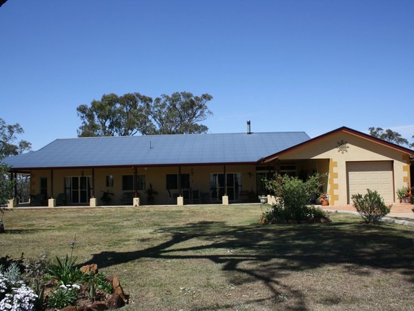 Housesitting assignment in Bony Mountain, QLD, Australia