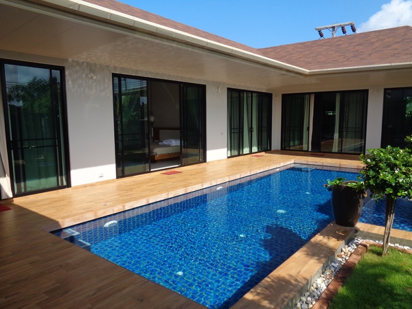Geoff & Ashley from Phuket, Thailand