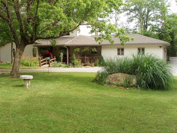 Housesitting assignment in Cobden, Illinois, United States
