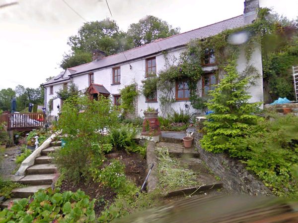 Housesitting assignment in Boncath, United Kingdom