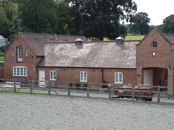 Housesitting assignment in Dormansland, United Kingdom