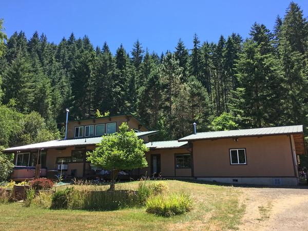 Housesitting assignment in Yoncalla, Oregon, United States