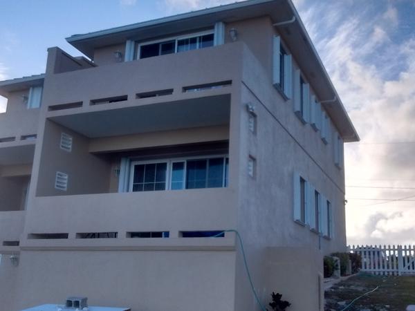 Housesitting assignment in Cockburn Town, Turks and Caicos Islands