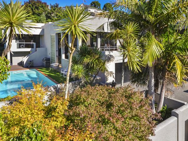 Housesitting assignment in Murrays Bay, New Zealand