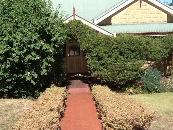 Housesitting assignment in Eltham North, Victoria, Australia