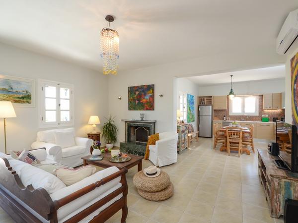 Housesitting assignment in Naxos, Greece