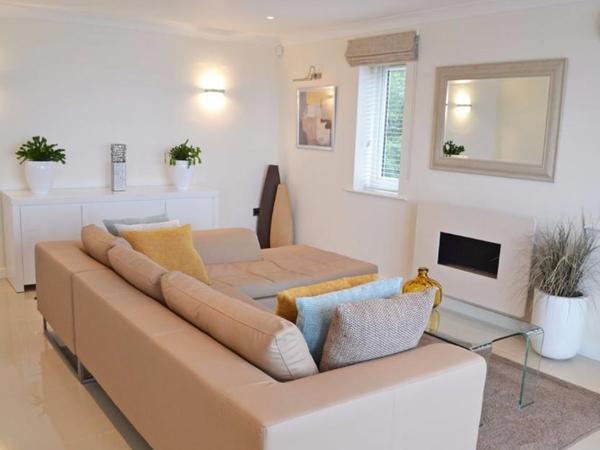 Housesitting assignment in Llanddulas, United Kingdom