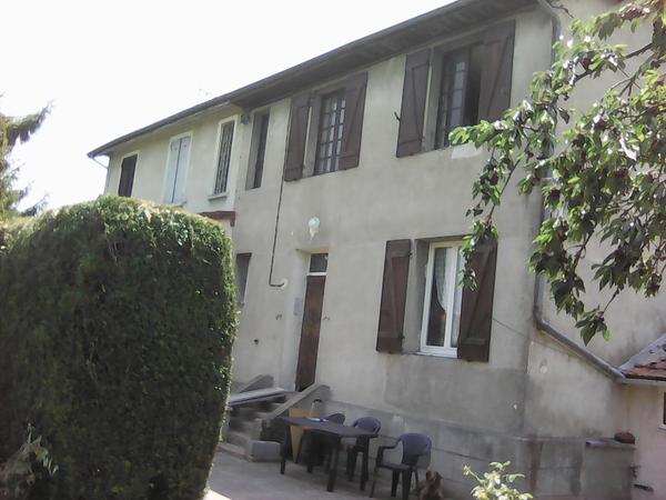 Housesitting assignment in Descartes, France