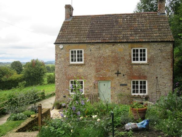 Housesitting assignment in Hinton St George, United Kingdom
