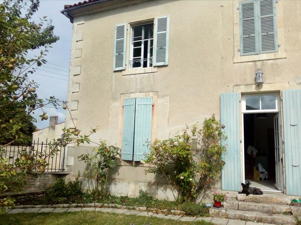 Housesitting assignment in Benet, France