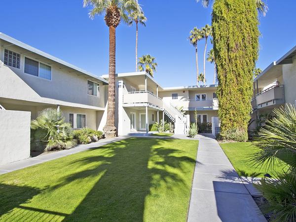 Housesitting assignment in Palm Springs, CA, United States