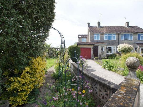 Housesitting assignment in Royal Wootton Bassett, United Kingdom