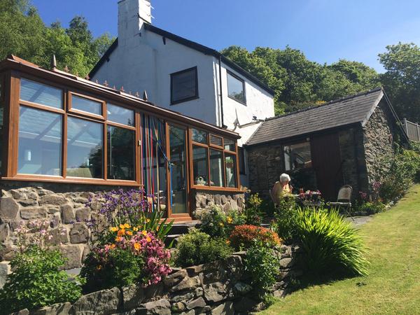 Housesitting assignment in Colwyn Bay, United Kingdom