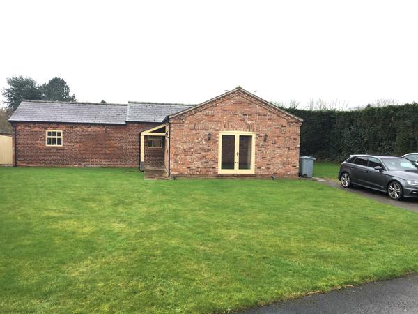 Housesitting assignment in Holmes Chapel, United Kingdom