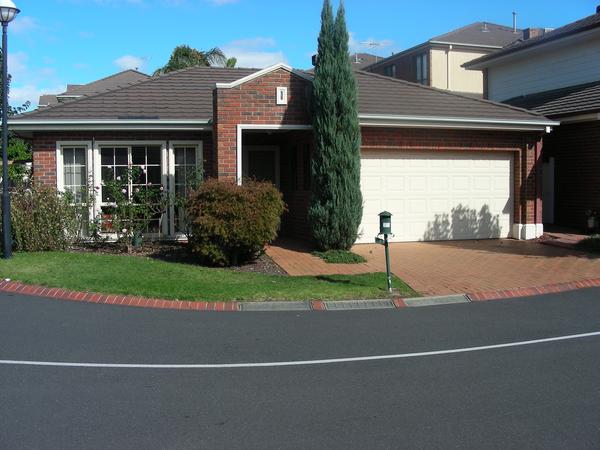 Housesitting assignment in Vermont, VIC, Australia