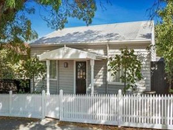 Housesitting assignment in Essendon North, Victoria, Australia