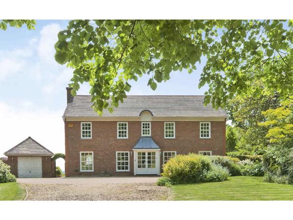 Housesitting assignment in Winslow, United Kingdom