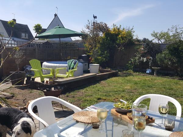 Housesitting assignment in Middleton-on-Sea, United Kingdom
