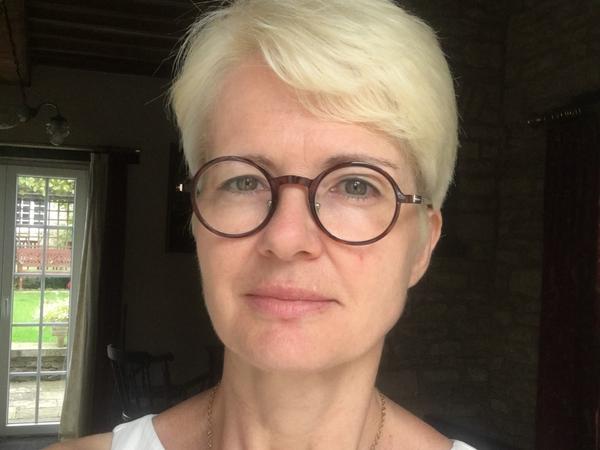 Sylvie from Pontoise, France