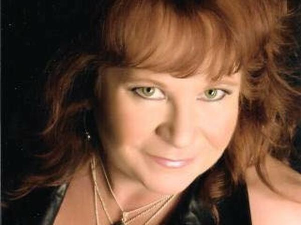 Janet from Byrnes Mill, Missouri, United States