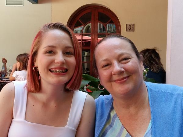 Laurie & Elizabeth from Castelló de la Plana, Spain