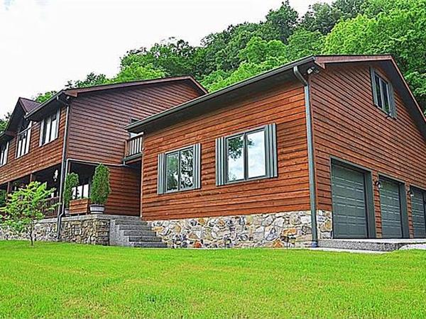 Housesitting assignment in Carthage, TN, United States