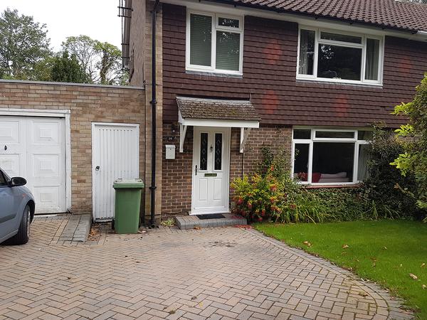 Housesitting assignment in Bracknell, United Kingdom